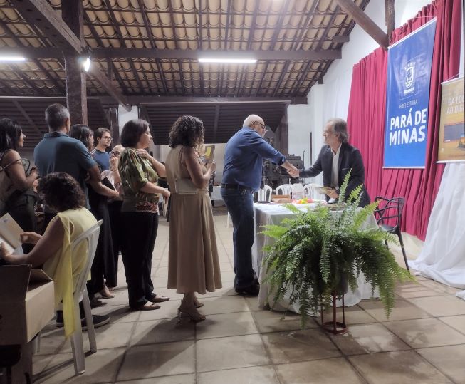 api-modulos/fotos/img/galeria_cat_culturais_545/545/13797/LANÇAMENTO DO LIVRO DE JÚLIO SALDANHA, DA LOUSA AO DIGITAL, 20.08.2026 (16).jpg